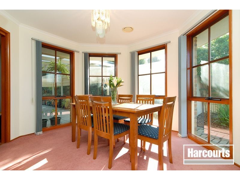 33 Ellenvale Drive, Narre Warren VIC 3805