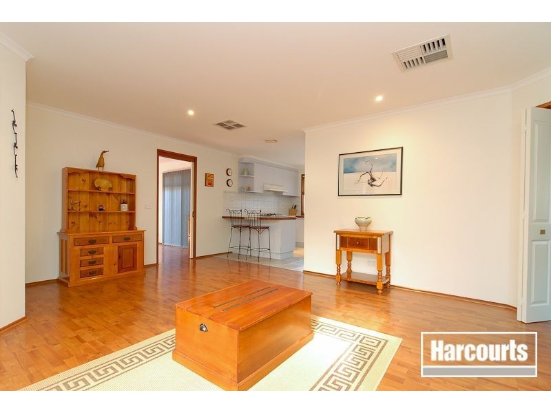 33 Ellenvale Drive, Narre Warren VIC 3805