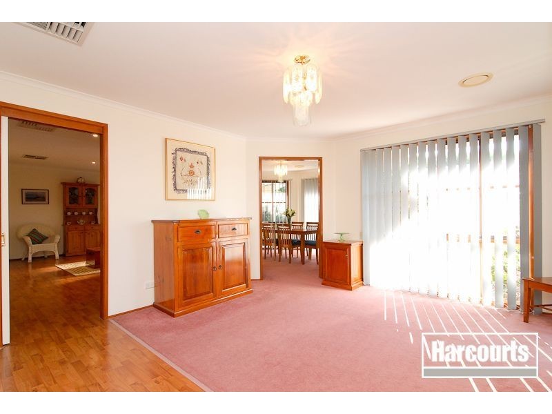 33 Ellenvale Drive, Narre Warren VIC 3805