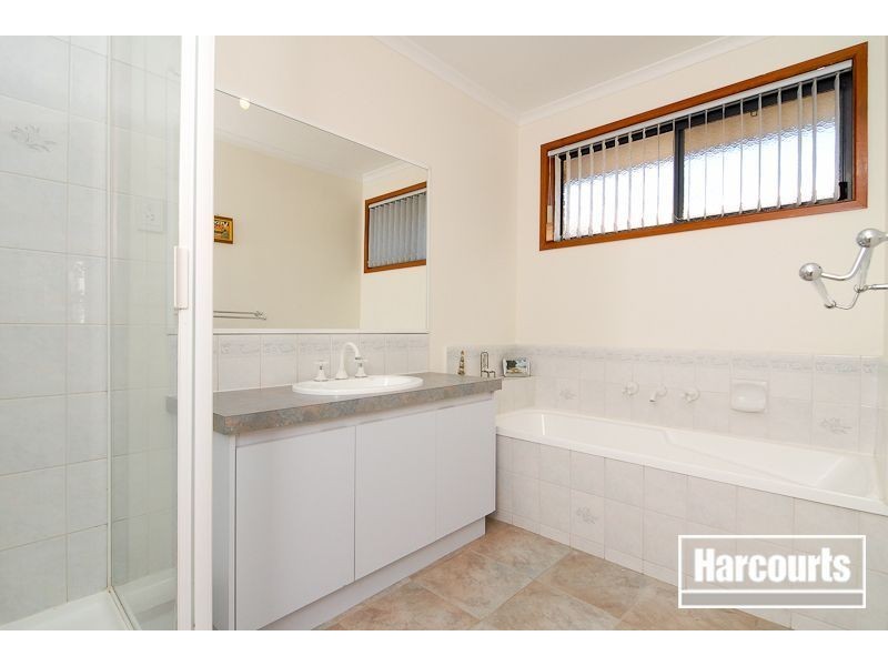 33 Ellenvale Drive, Narre Warren VIC 3805