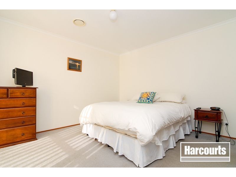 33 Ellenvale Drive, Narre Warren VIC 3805