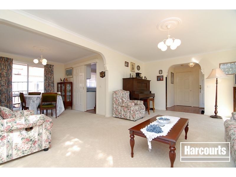 6 Dion Court, Narre Warren VIC 3805