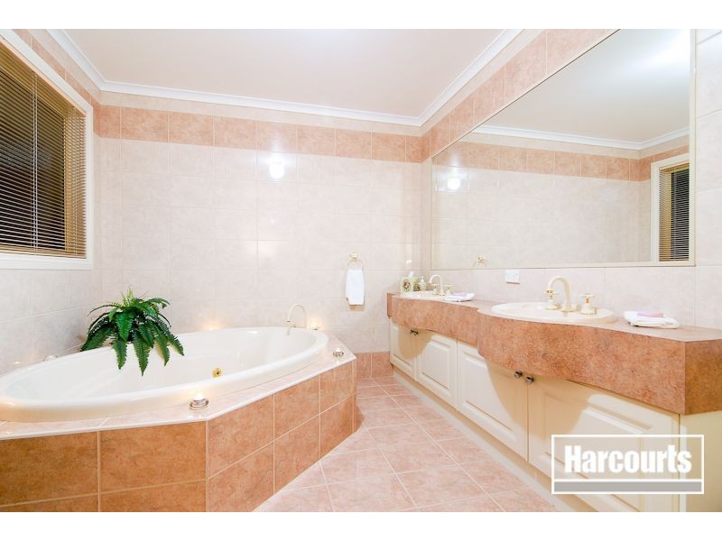 3 Wheatsheaf Court, Narre Warren North VIC 3804