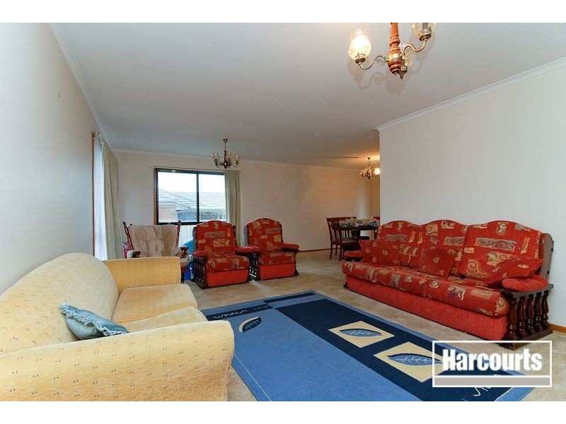 136 Hinrichsen Drive, Hallam VIC 3803