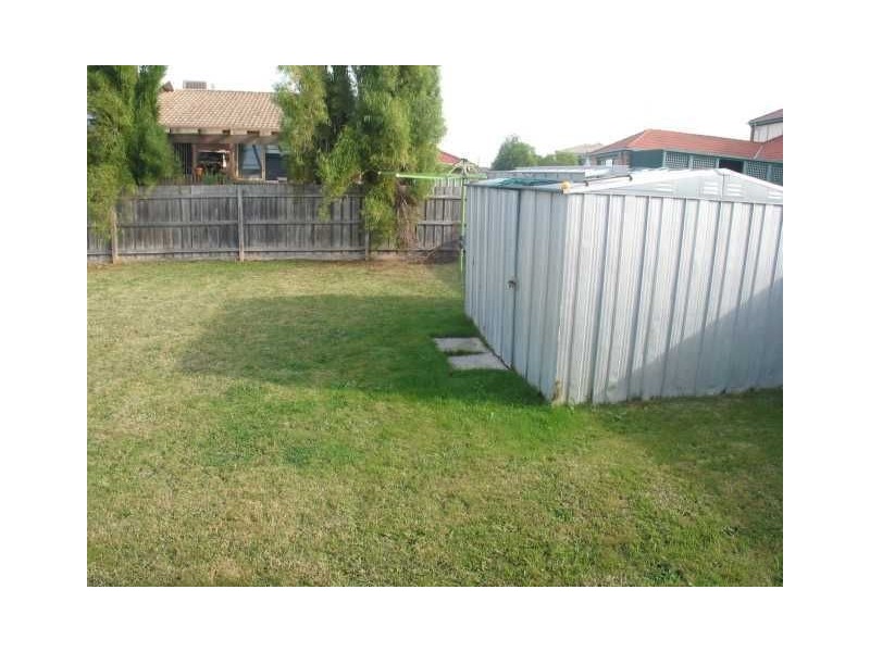 136 Hinrichsen Drive, Hallam VIC 3803