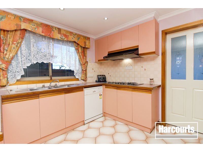16 Springfield Drive, Narre Warren VIC 3805