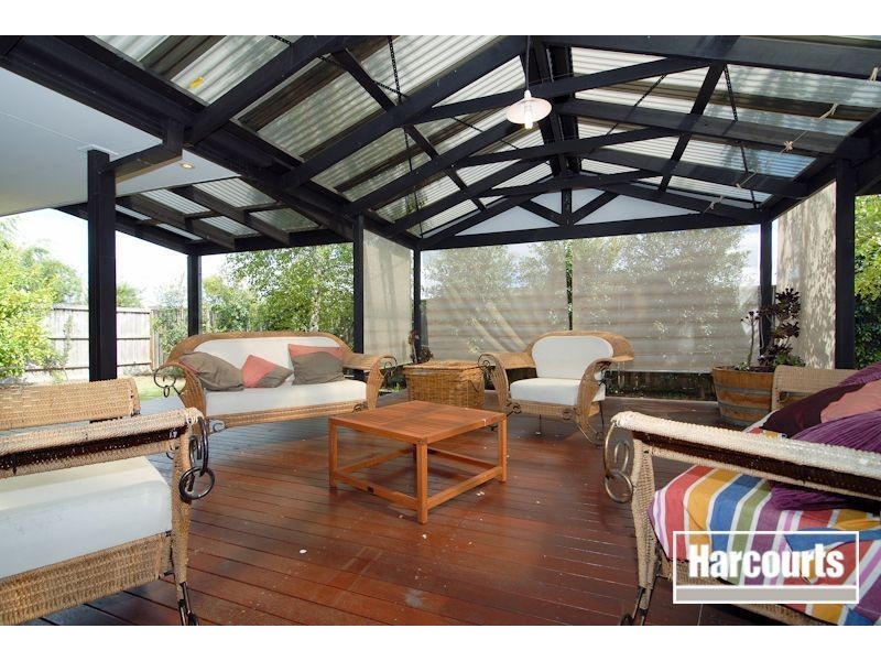 18 Riverglen Rd, Berwick VIC 3806