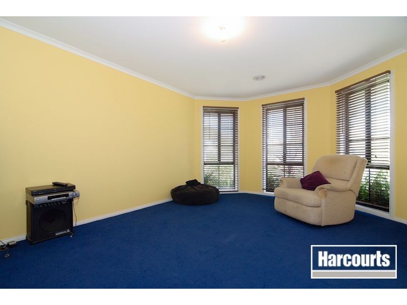 18 Riverglen Rd, Berwick VIC 3806