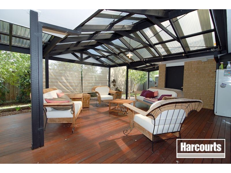 18 Riverglen Rd, Berwick VIC 3806