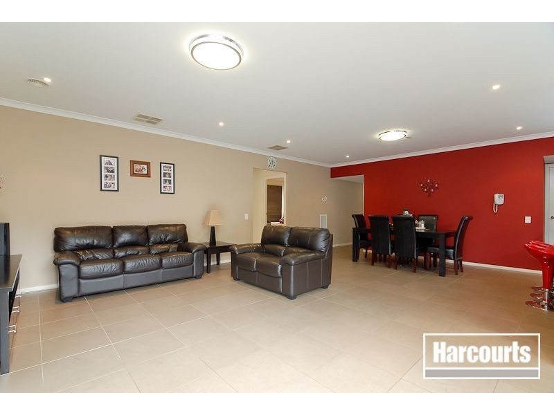 4 Monarch Road, Berwick VIC 3806