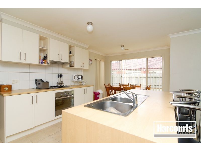 12 Nile Crescent, Cranbourne VIC 3977