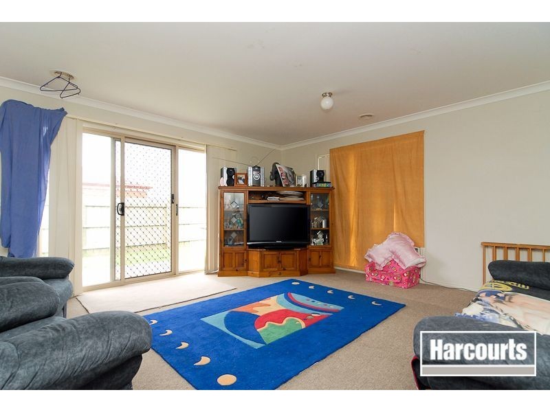 12 Nile Crescent, Cranbourne VIC 3977