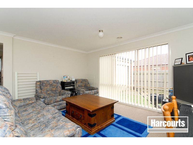 12 Nile Crescent, Cranbourne VIC 3977