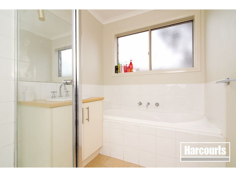 12 Nile Crescent, Cranbourne VIC 3977