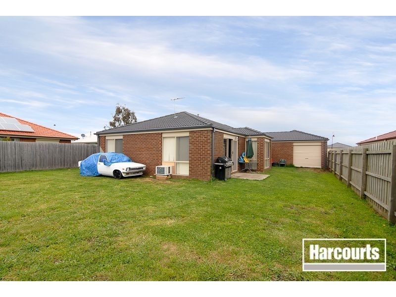 12 Nile Crescent, Cranbourne VIC 3977