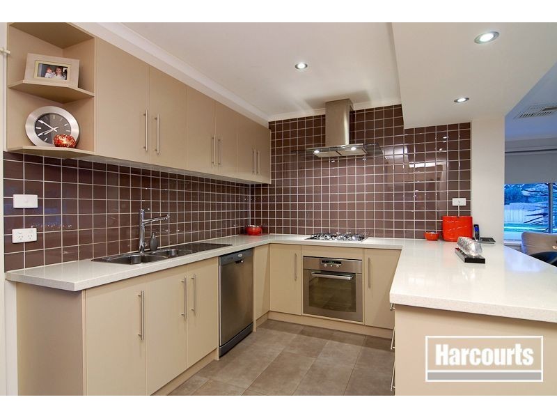 13 Fountain Drive, Narre Warren VIC 3805