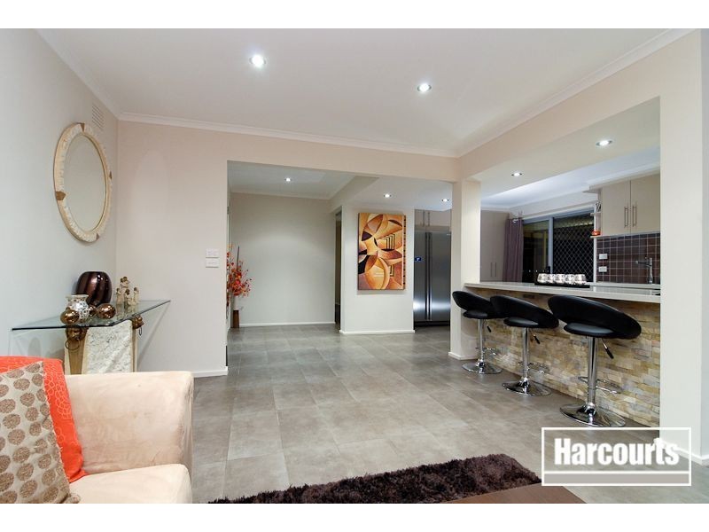 13 Fountain Drive, Narre Warren VIC 3805