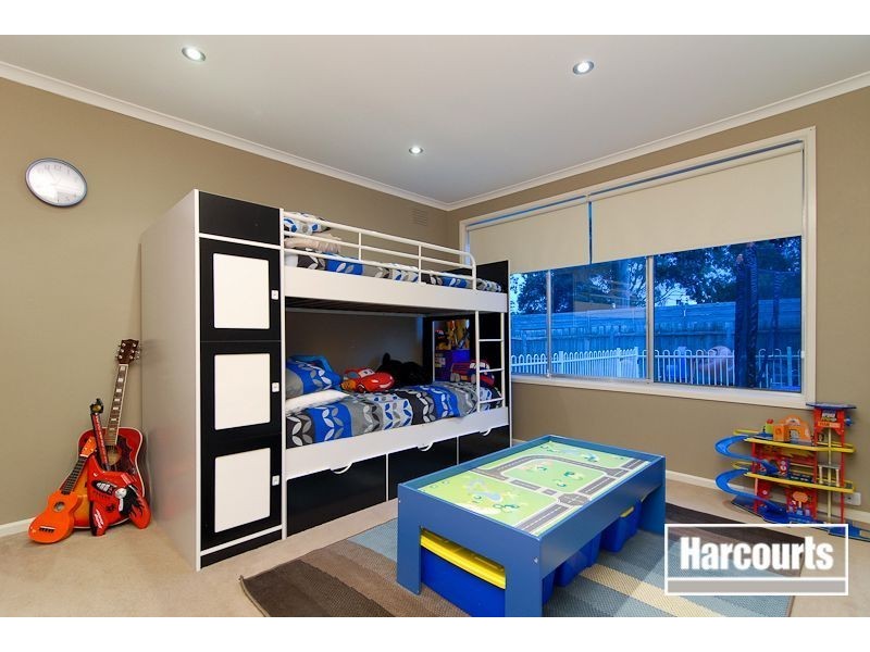 13 Fountain Drive, Narre Warren VIC 3805