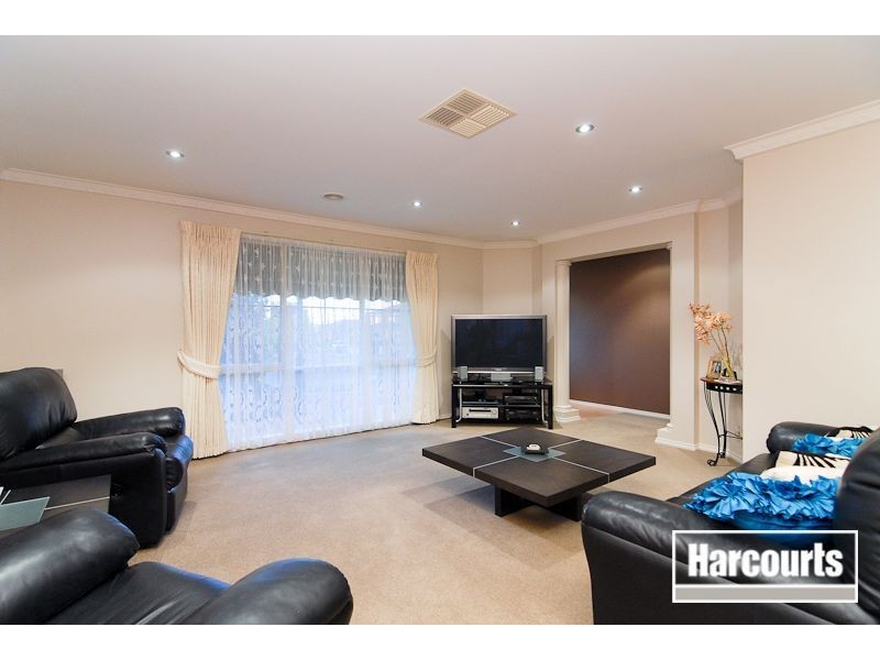 6 Wintersun Road, Berwick VIC 3806