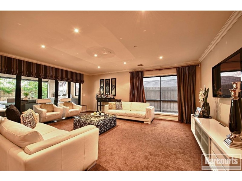 29 Golden Grove Drive, Narre Warren South VIC 3805