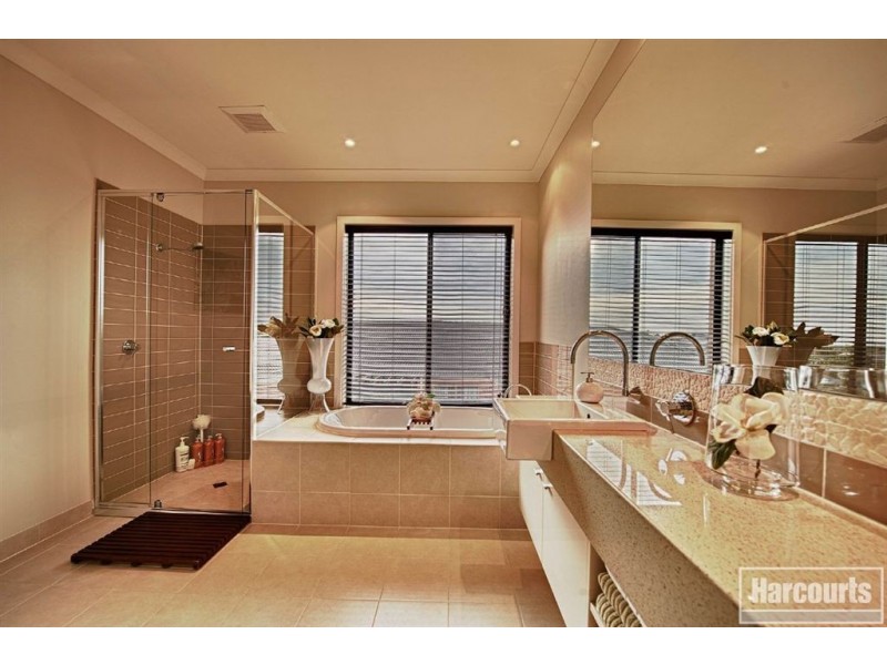 29 Golden Grove Drive, Narre Warren South VIC 3805