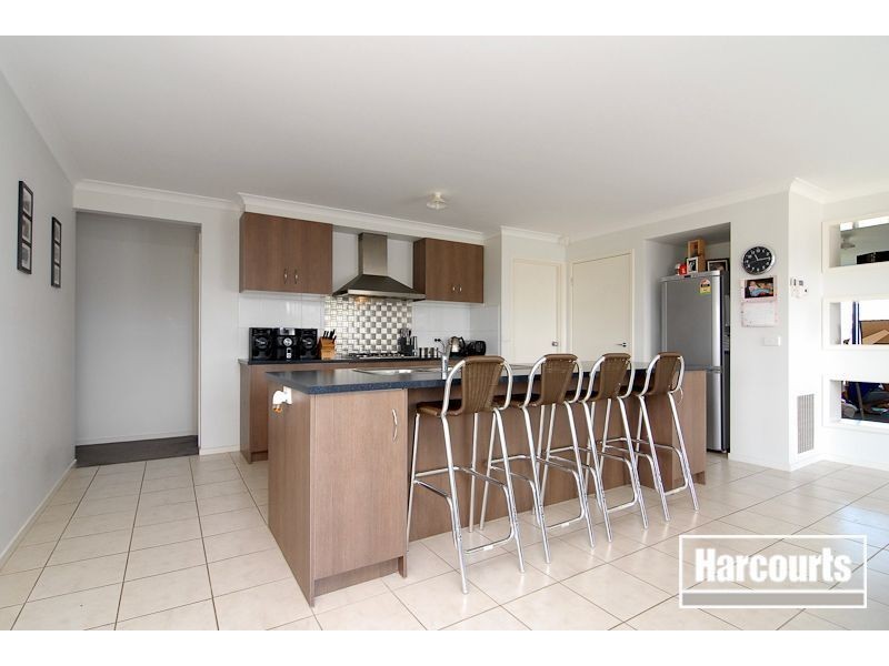 20 Greenaway Terrace, Cranbourne East VIC 3977