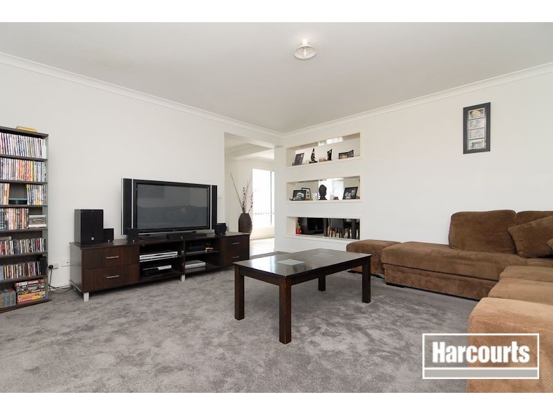 20 Greenaway Terrace, Cranbourne East VIC 3977