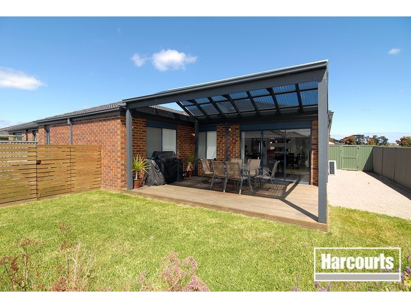 20 Greenaway Terrace, Cranbourne East VIC 3977