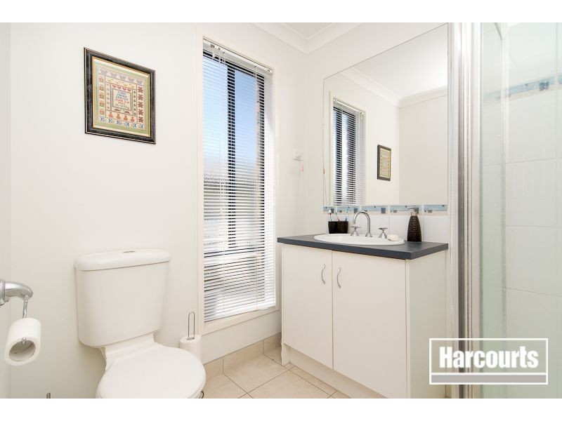 20 Greenaway Terrace, Cranbourne East VIC 3977