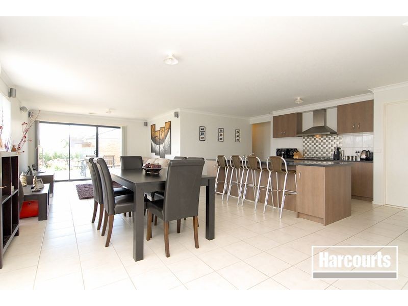 20 Greenaway Terrace, Cranbourne East VIC 3977