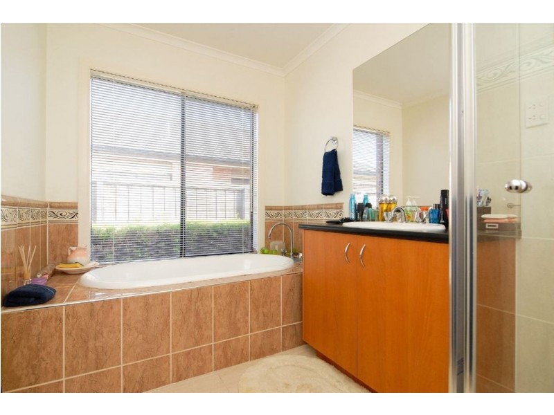 5 Britannia Close, Narre Warren South VIC 3805