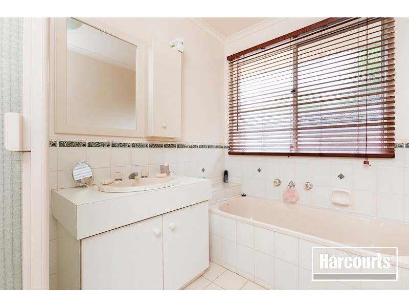 2 Carly Close, Narre Warren South VIC 3805