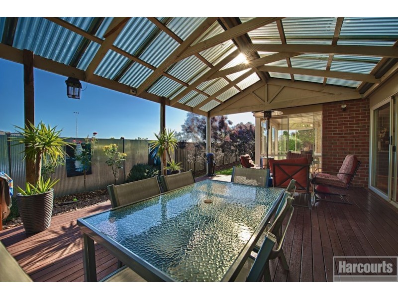 128 Berwick Springs Promenade, Narre Warren South VIC 3805