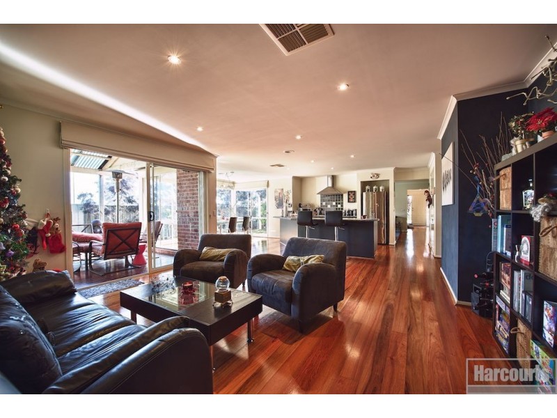 128 Berwick Springs Promenade, Narre Warren South VIC 3805