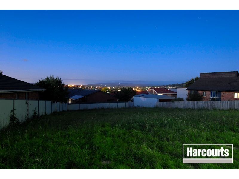 30 Kallara Crescent, Narre Warren VIC 3805