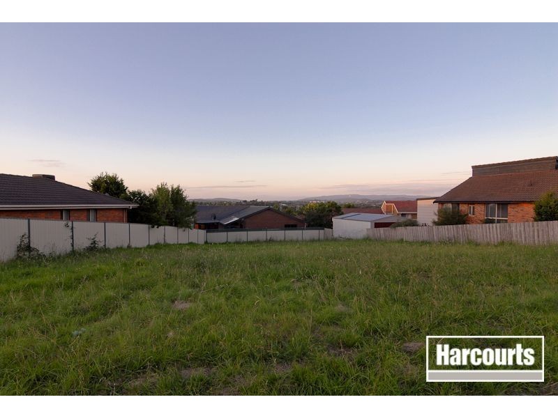 30 Kallara Crescent, Narre Warren VIC 3805