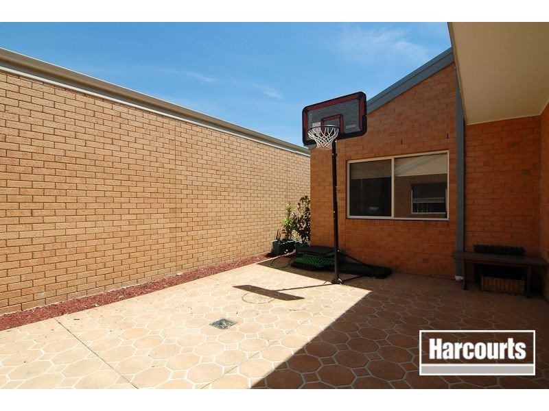 68 Alisma Boulevard, Cranbourne North VIC 3977