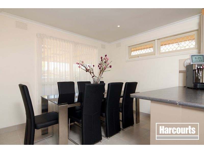 122 Fountain Drive, Narre Warren VIC 3805