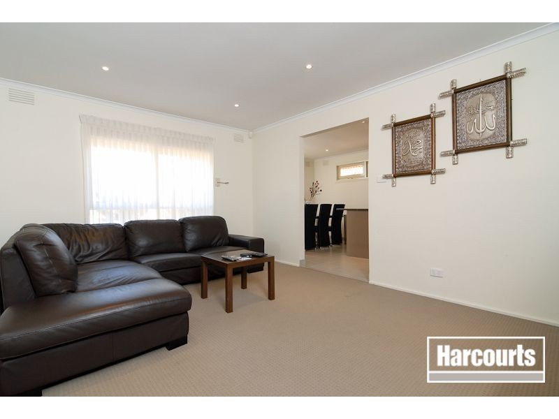 122 Fountain Drive, Narre Warren VIC 3805