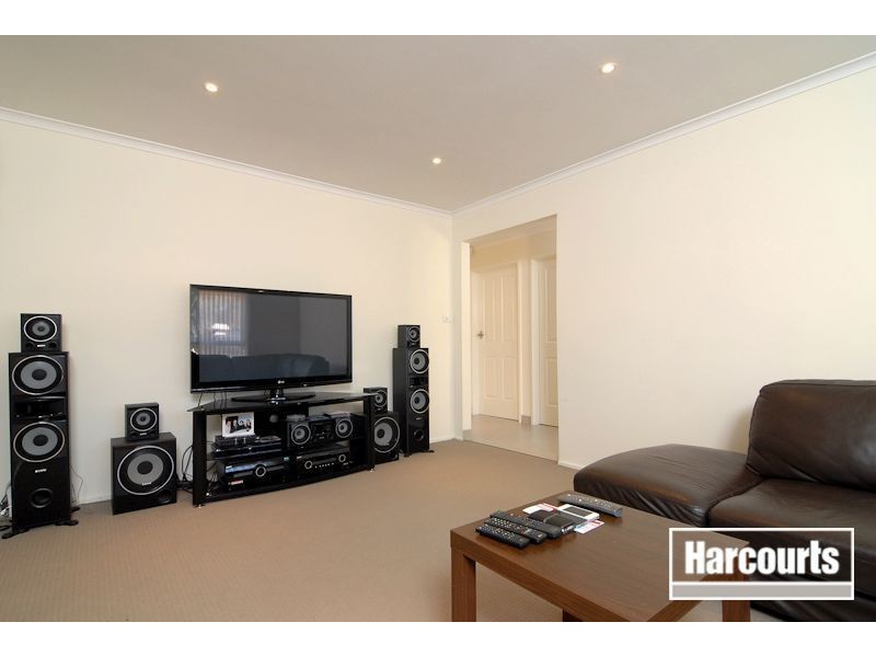 122 Fountain Drive, Narre Warren VIC 3805