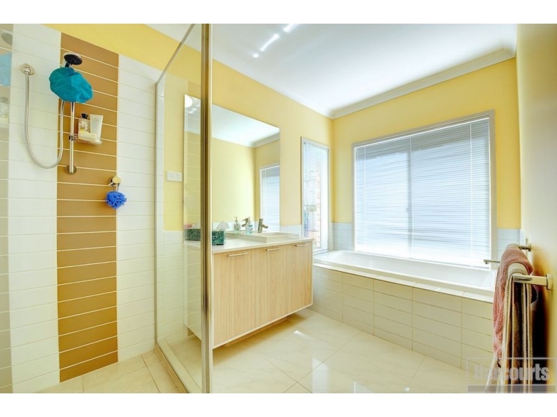 13 Kimberley Downs Court, Narre Warren South VIC 3805