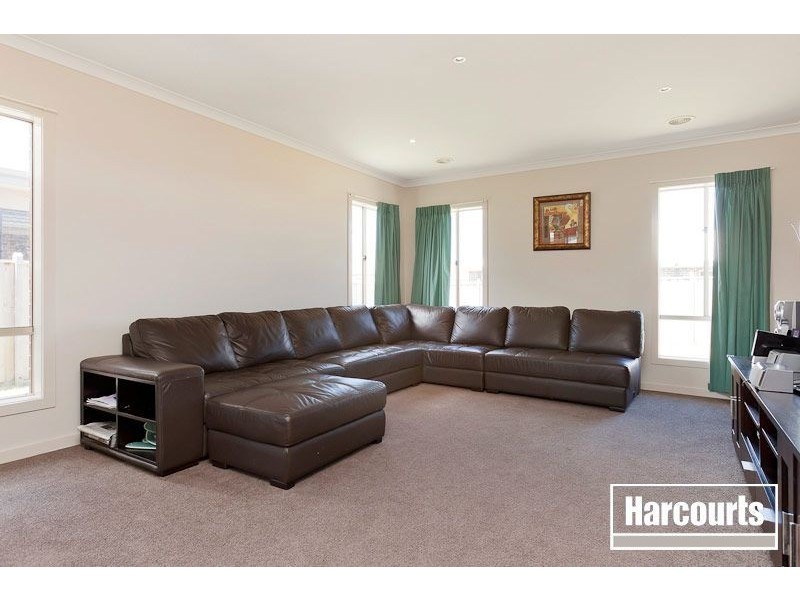 27 Beauford Avenue, Narre Warren South VIC 3805