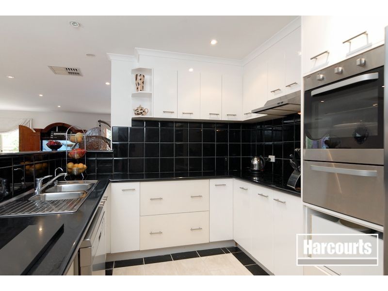 96 Kurrajong Road, Narre Warren VIC 3805