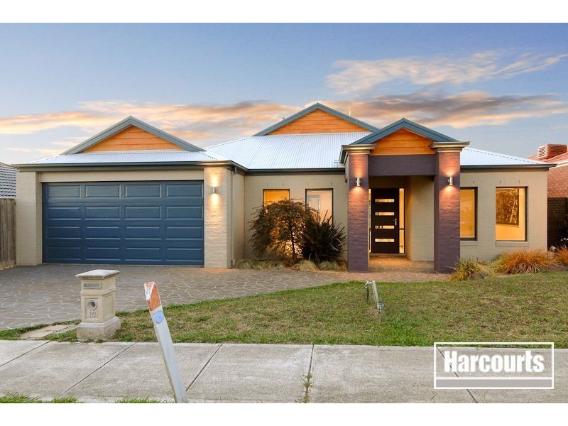 10 Sunhill Way, Berwick VIC 3806