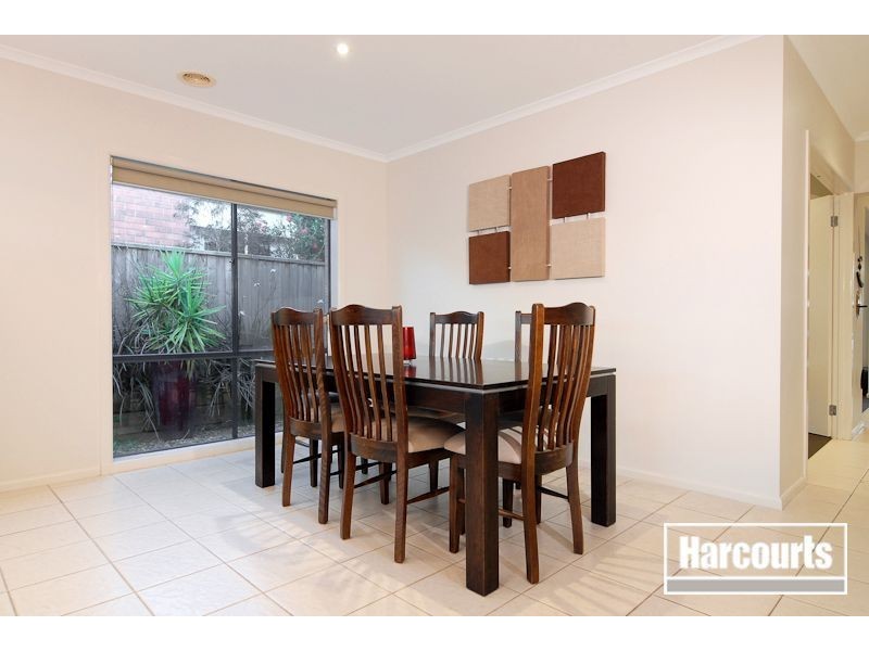 10 Sunhill Way, Berwick VIC 3806