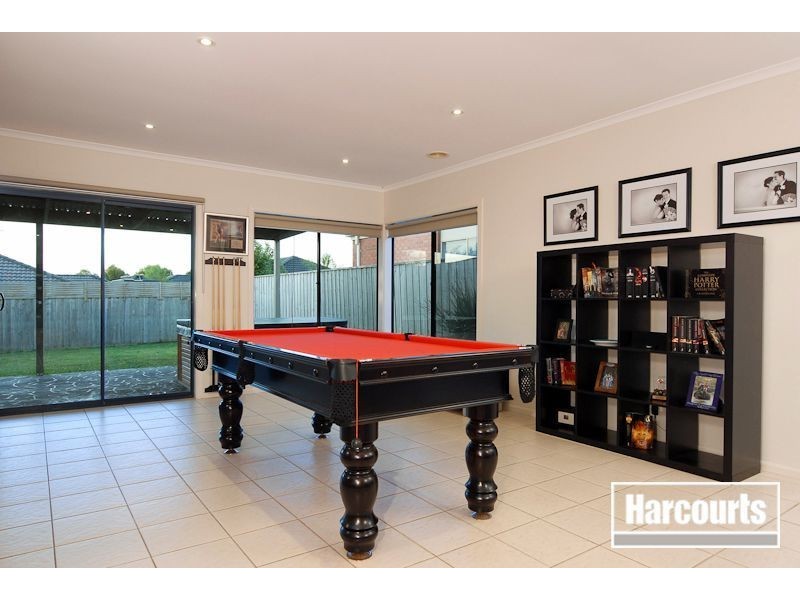 10 Sunhill Way, Berwick VIC 3806