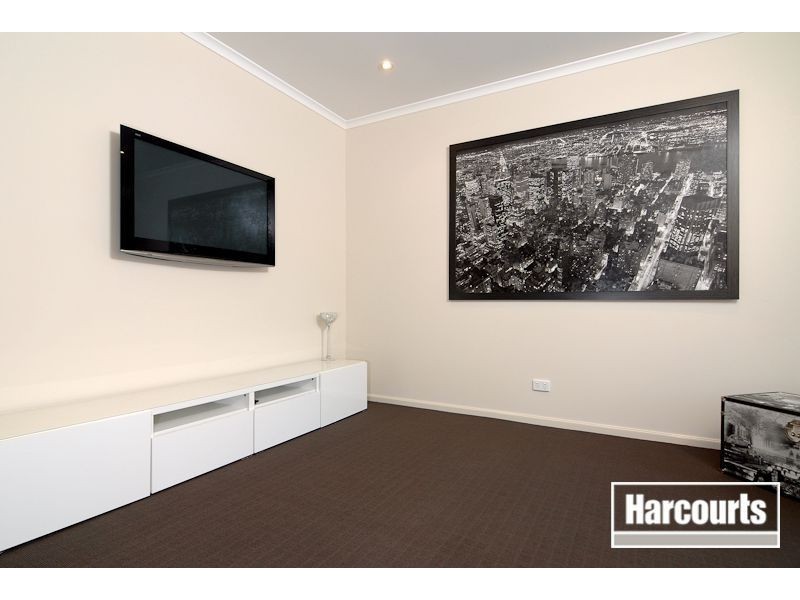 10 Sunhill Way, Berwick VIC 3806