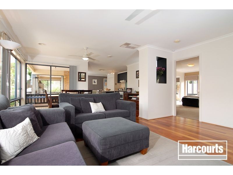 12 Dorchester Drive, Narre Warren South VIC 3805