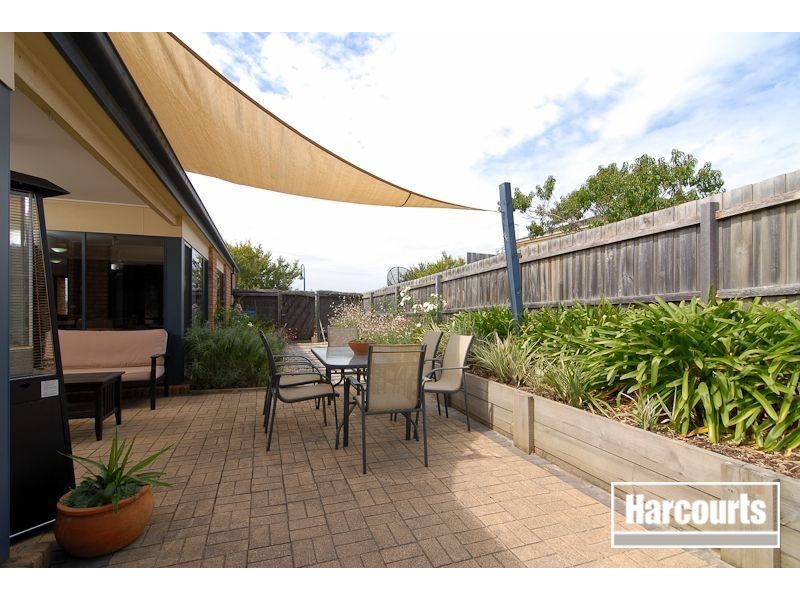 12 Dorchester Drive, Narre Warren South VIC 3805