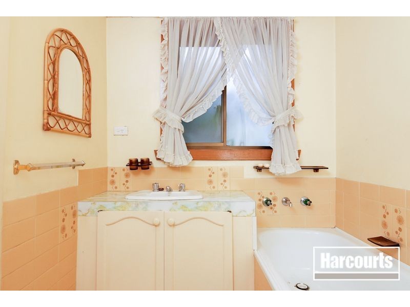 54 Meadow Wood Walk, Narre Warren VIC 3805